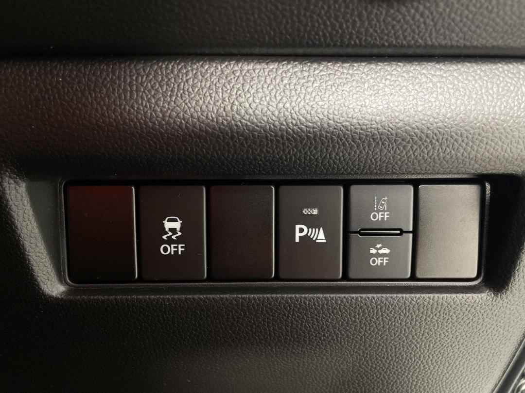 Photo '23' of Suzuki Swift