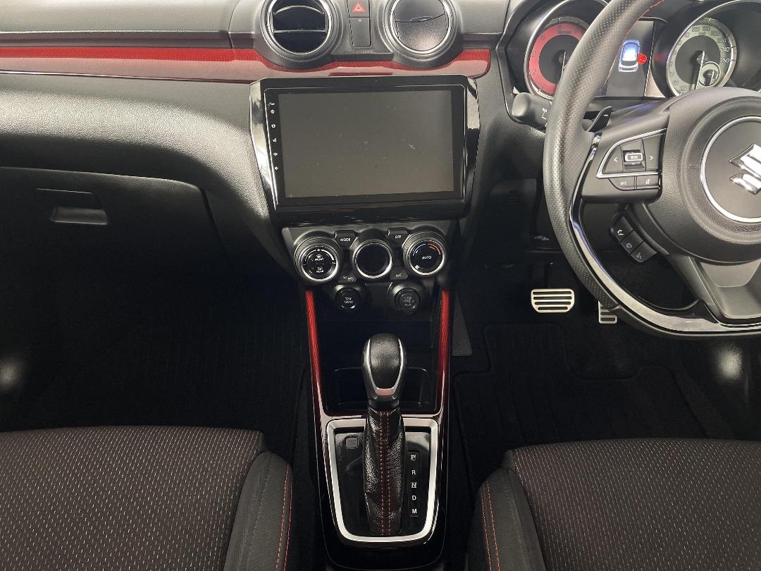 Photo '18' of Suzuki Swift