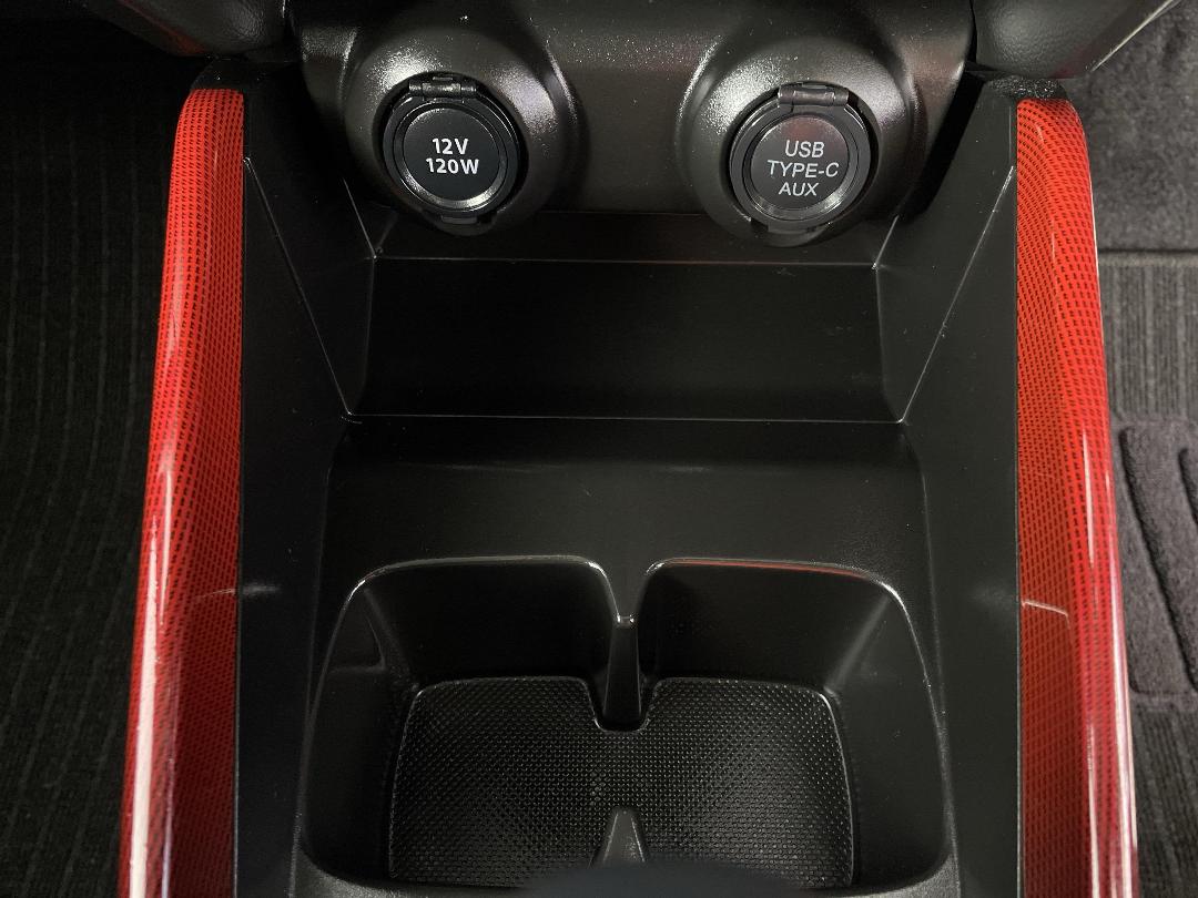 Photo '27' of Suzuki Swift