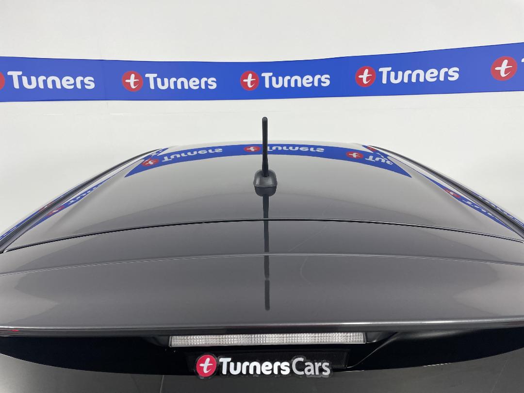 Photo '32' of Suzuki Swift