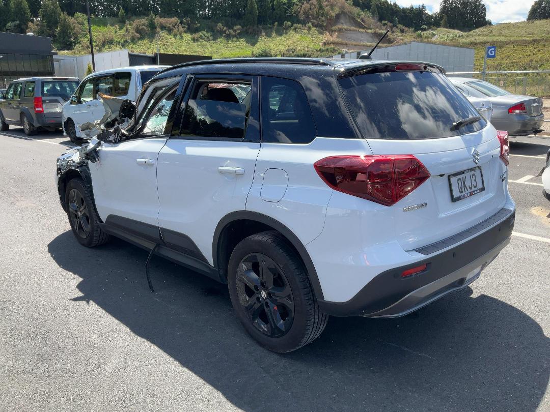 Photo '5' of Suzuki Vitara JLX Hybrid 2WD