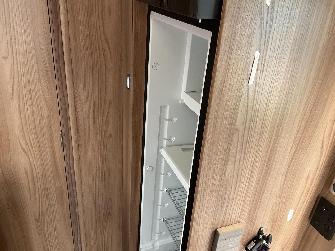 Photo '17' of Swift Celebration 650SE Caravan - Tandem