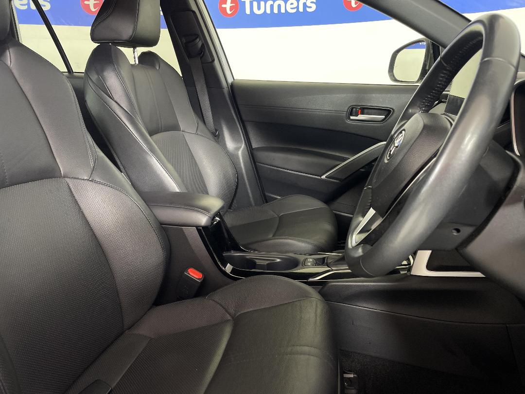 Photo '16' of Toyota Corolla Cross