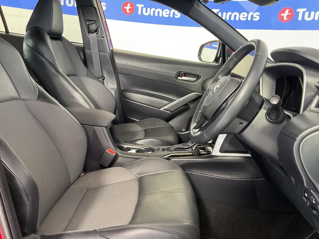 Photo '16' of Toyota Corolla Cross