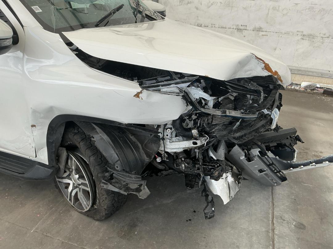 Photo '2' of Toyota Fortuner GXL Photo '2' of Toyota Fortuner GXL