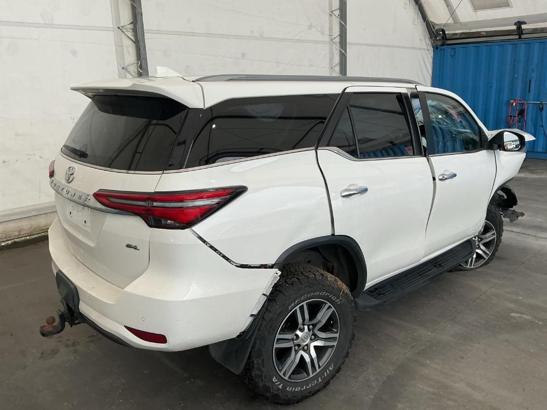 Photo '11' of Toyota Fortuner GXL Photo '11' of Toyota Fortuner GXL