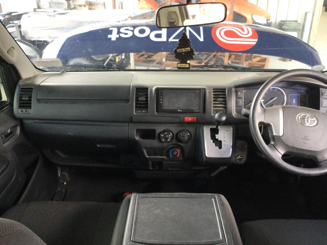 Photo '13' of Toyota Hiace