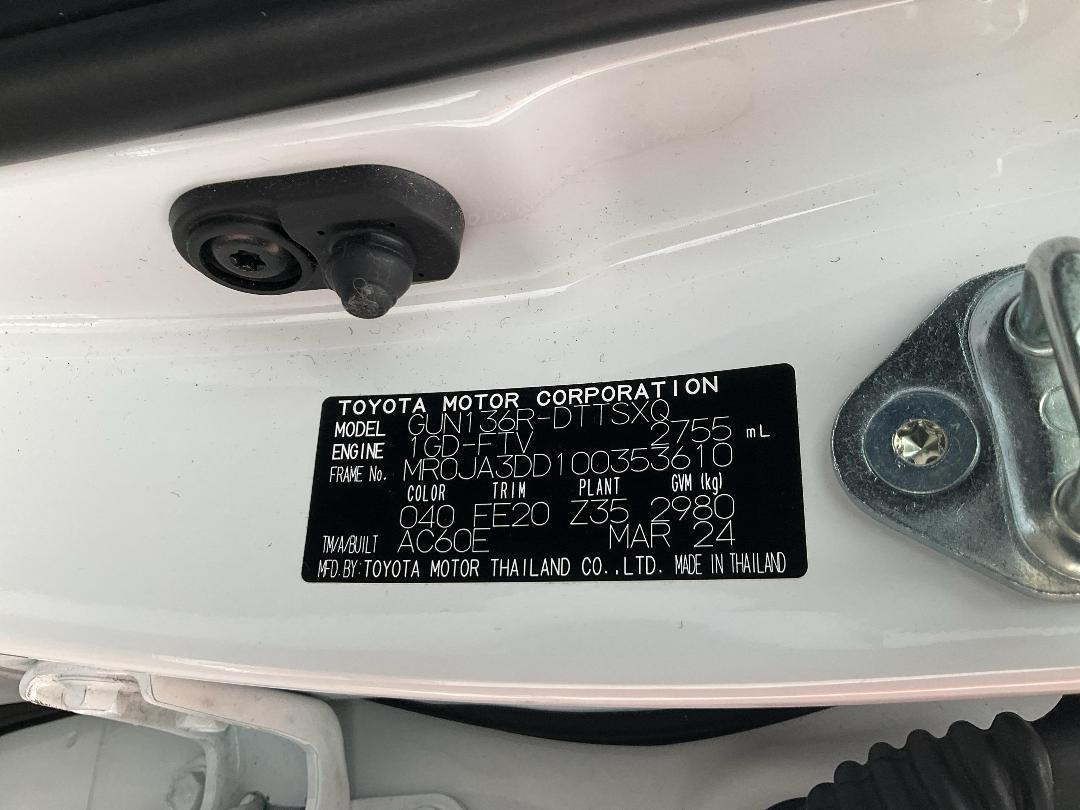 Photo '10' of Toyota Hilux SR TD DC