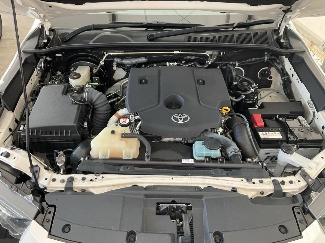 Photo '9' of Toyota Hilux SR TD DC