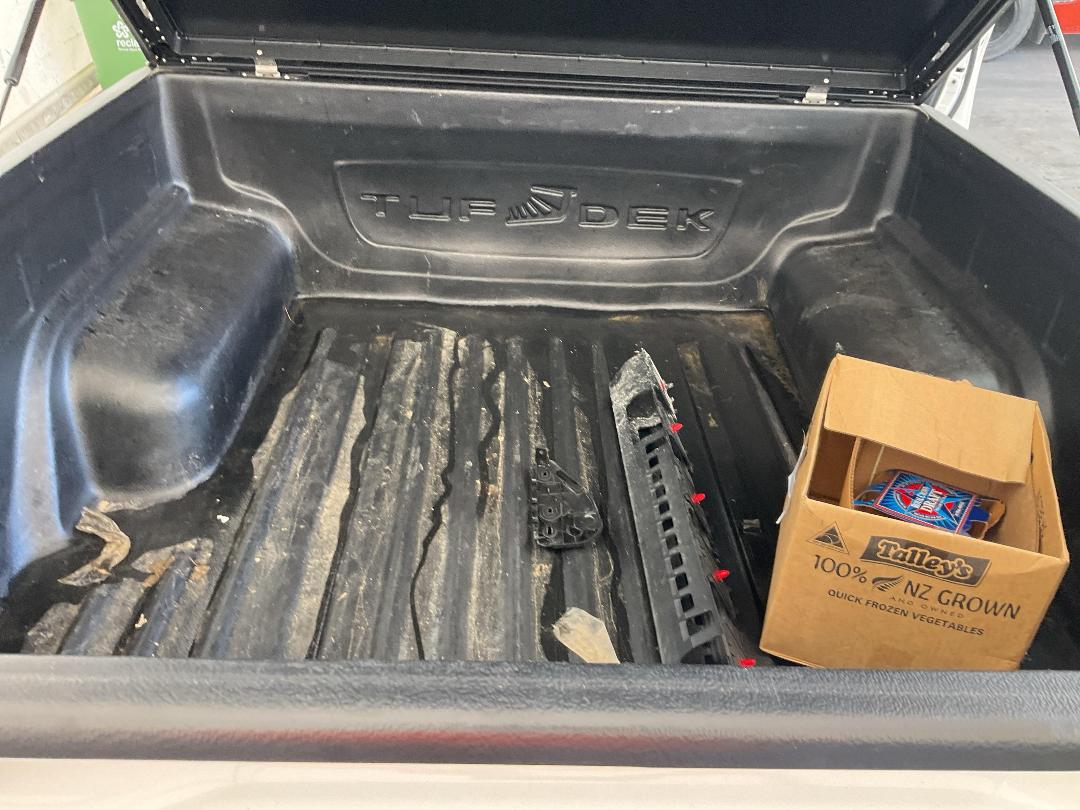 Photo '16' of Toyota Hilux SR TD DC