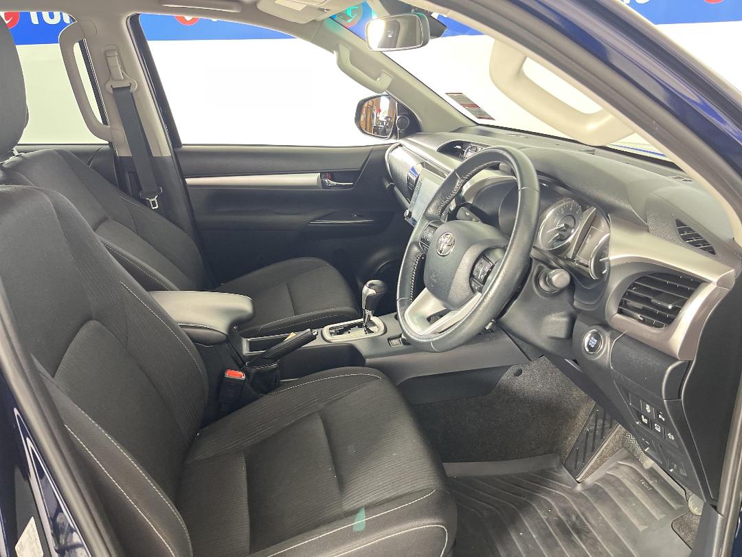 Photo '16' of Toyota Hilux