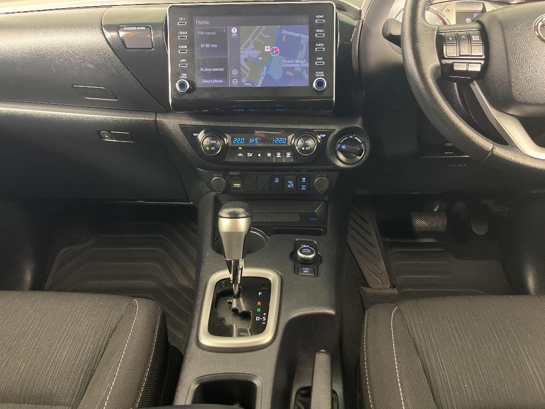 Photo '18' of Toyota Hilux