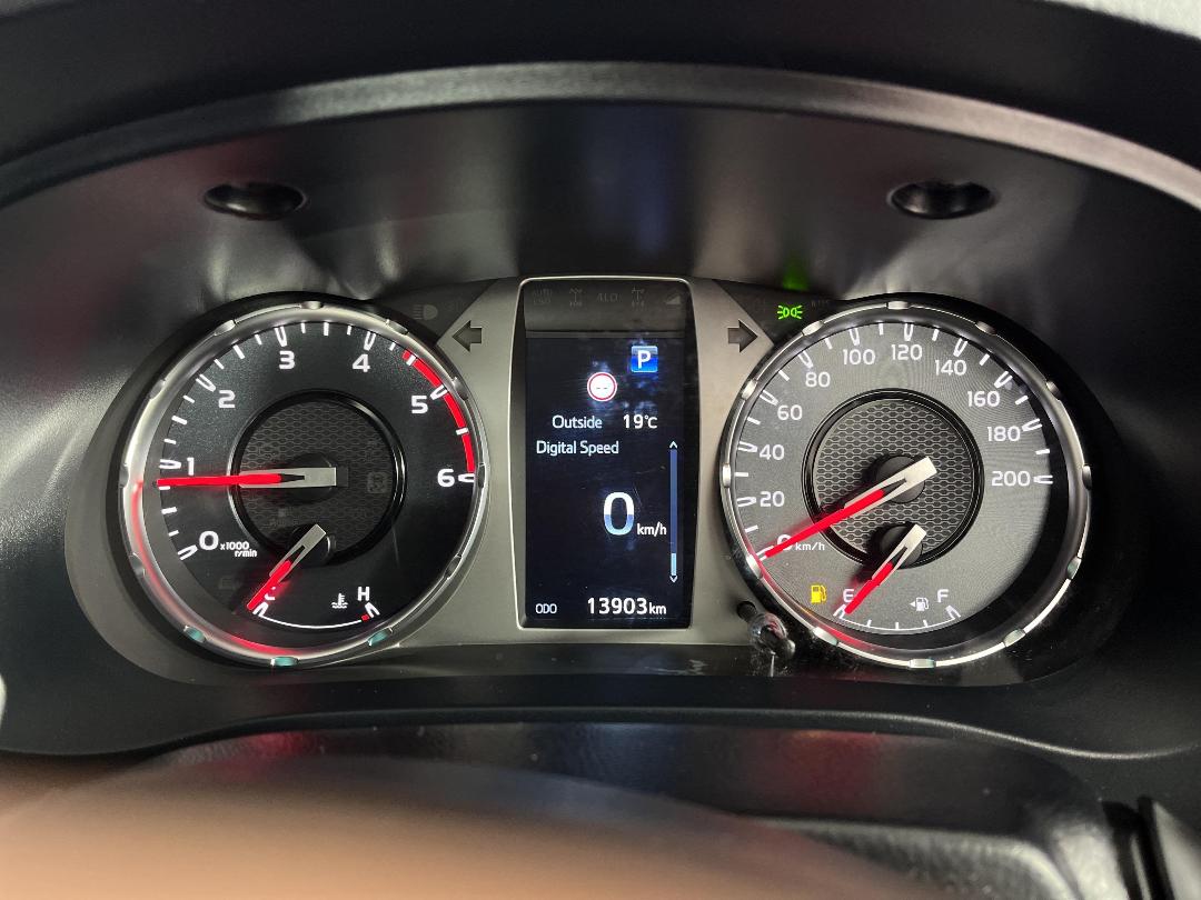 Photo '21' of Toyota Hilux