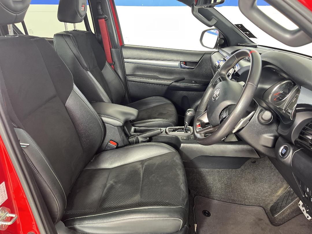 Photo '16' of Toyota Hilux