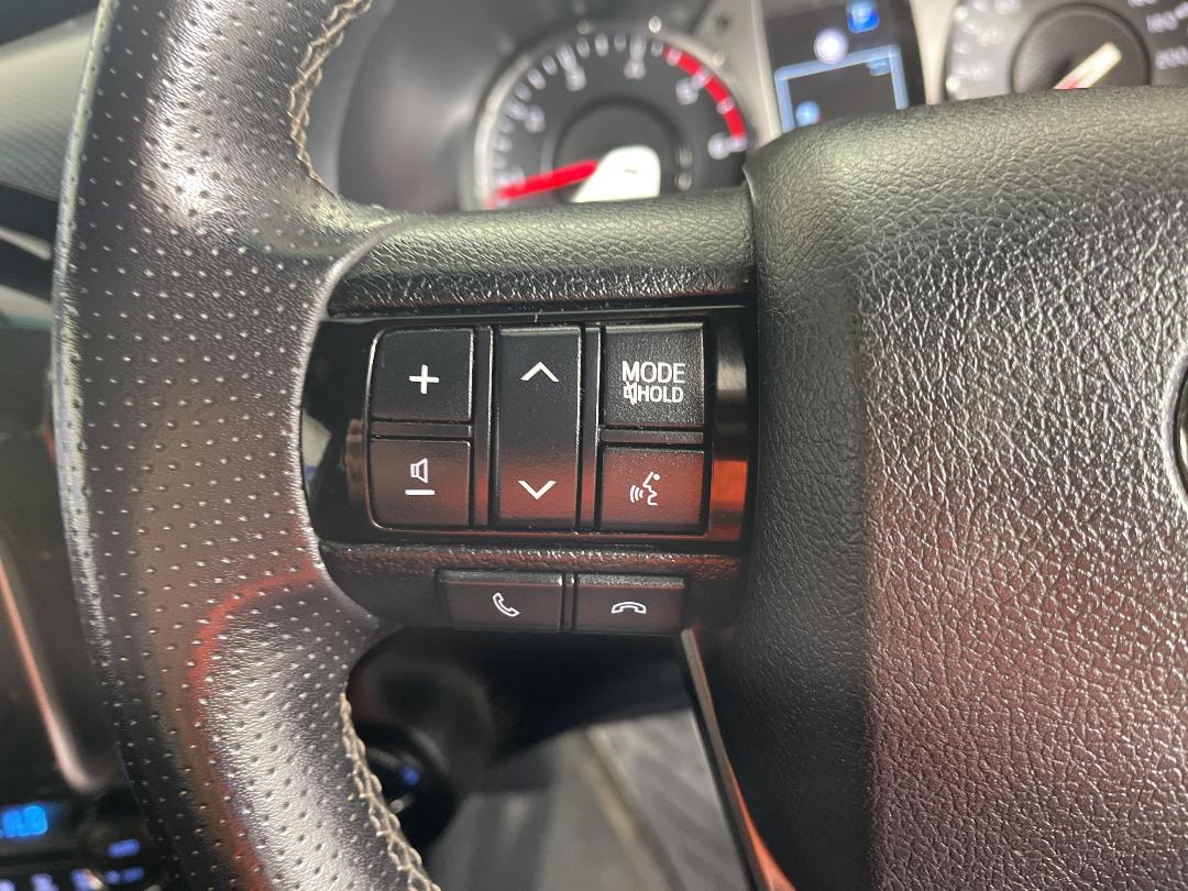 Photo '24' of Toyota Hilux