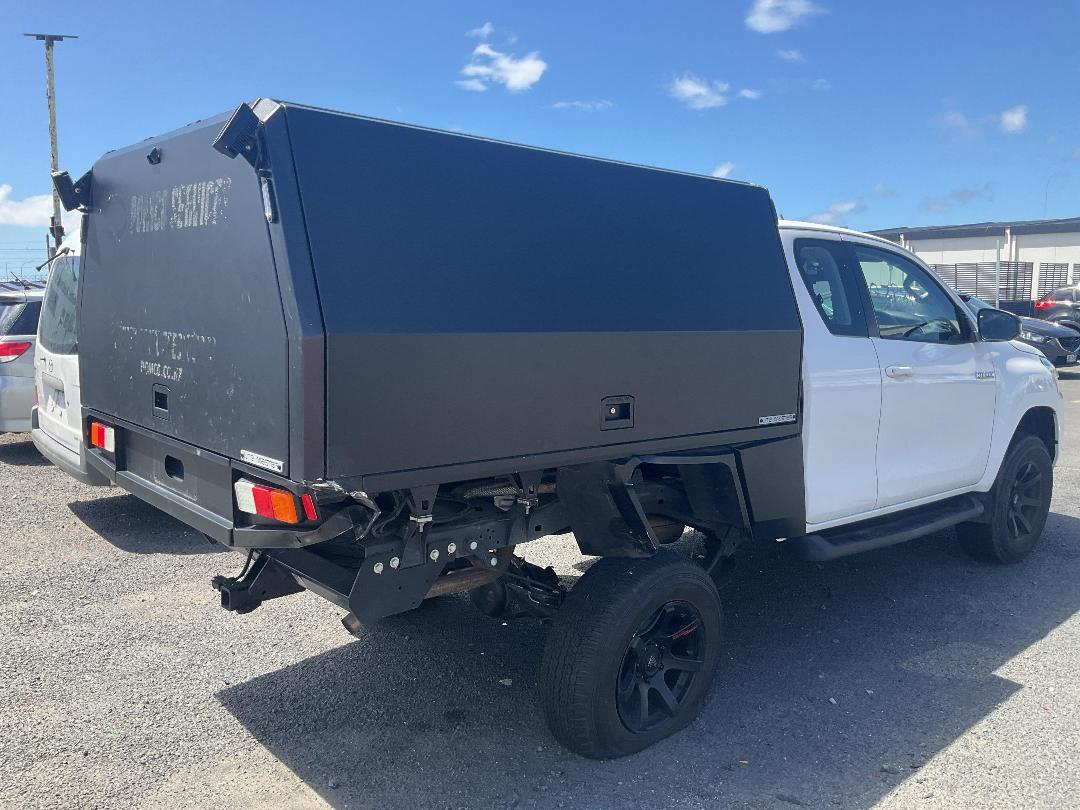 Photo '5' of Toyota Hilux SR TD EC/CC Photo '5' of Toyota Hilux SR TD EC/CC