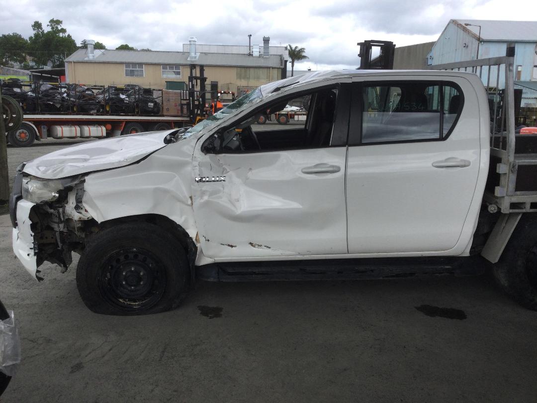 Photo '5' of Toyota Hilux SR TD DC/CC Photo '5' of Toyota Hilux SR TD DC/CC