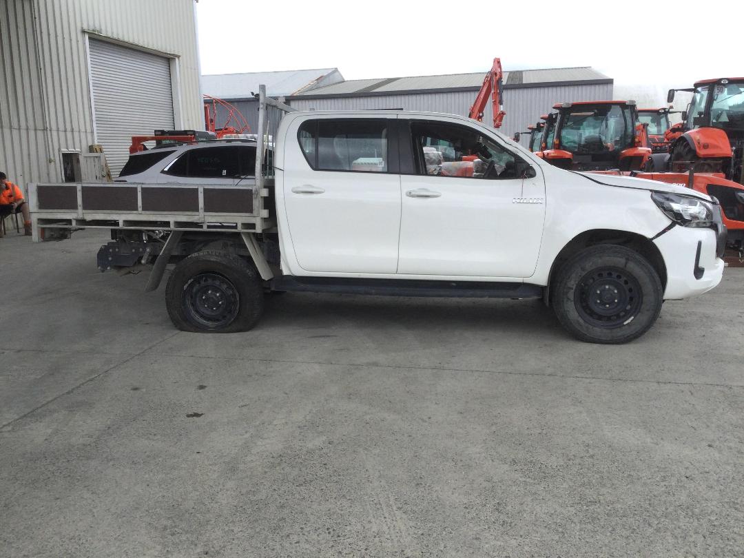 Photo '2' of Toyota Hilux SR TD DC/CC Photo '2' of Toyota Hilux SR TD DC/CC