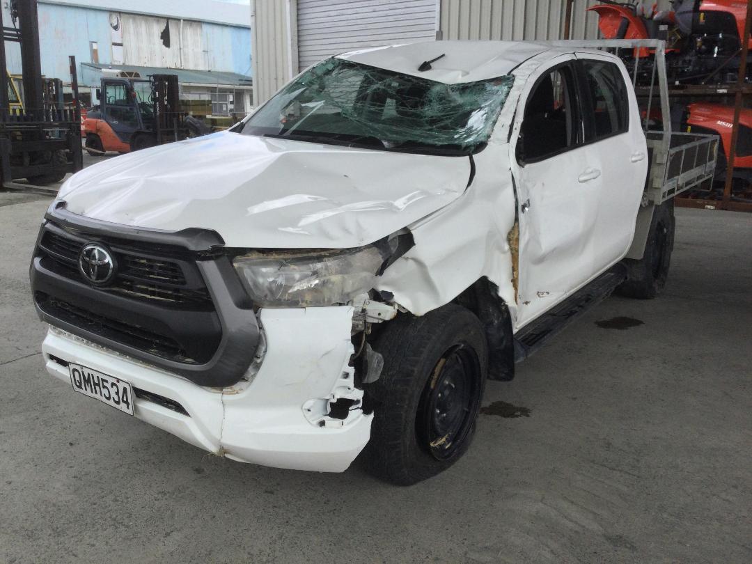 Photo '4' of Toyota Hilux SR TD DC/CC Photo '4' of Toyota Hilux SR TD DC/CC