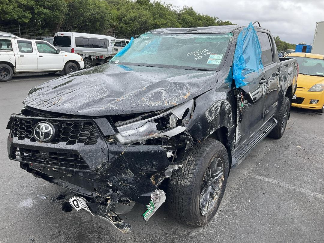 Photo '2' of Toyota Hilux SR5 TD DC