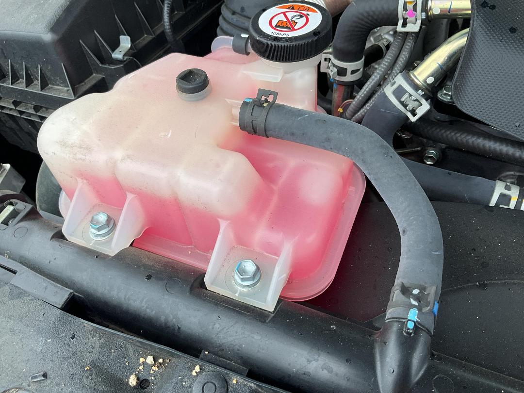 Photo '8' of Toyota Hilux SR5 TD DC