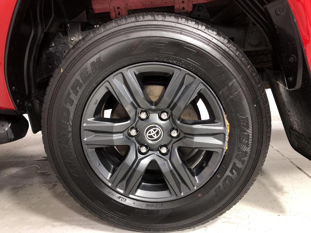 Photo '11' of Toyota Hilux