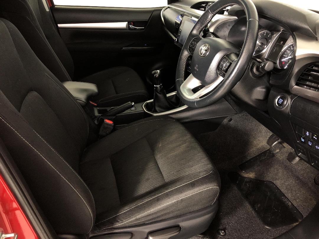 Photo '16' of Toyota Hilux