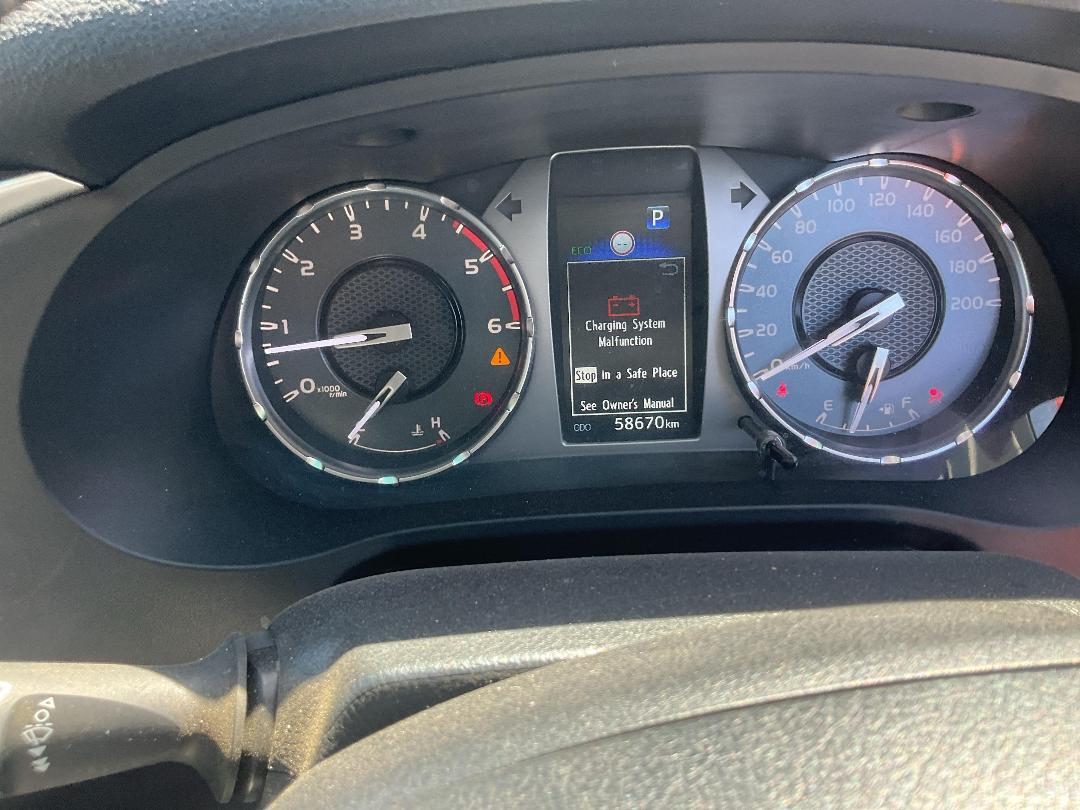 Photo '10' of Toyota Hilux SR5 TD DC Photo '10' of Toyota Hilux SR5 TD DC