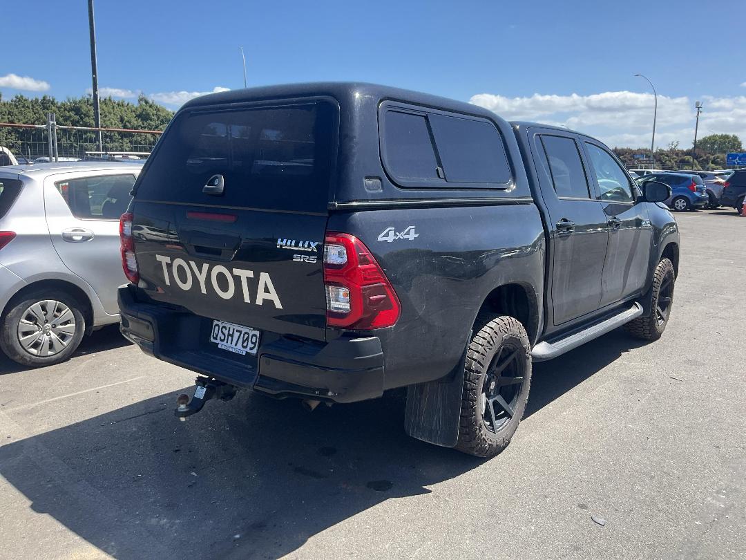 Photo '4' of Toyota Hilux SR5 TD DC Photo '4' of Toyota Hilux SR5 TD DC