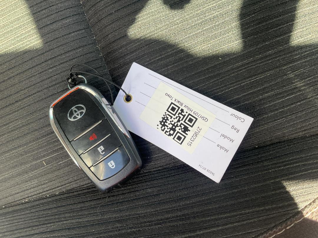 Photo '14' of Toyota Hilux SR5 TD DC Photo '14' of Toyota Hilux SR5 TD DC