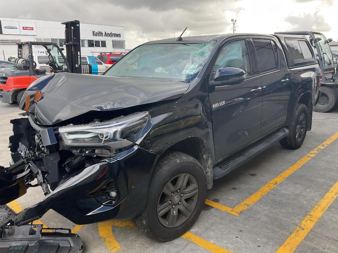 Photo '3' of Toyota Hilux SR5 TD DC Photo '3' of Toyota Hilux SR5 TD DC