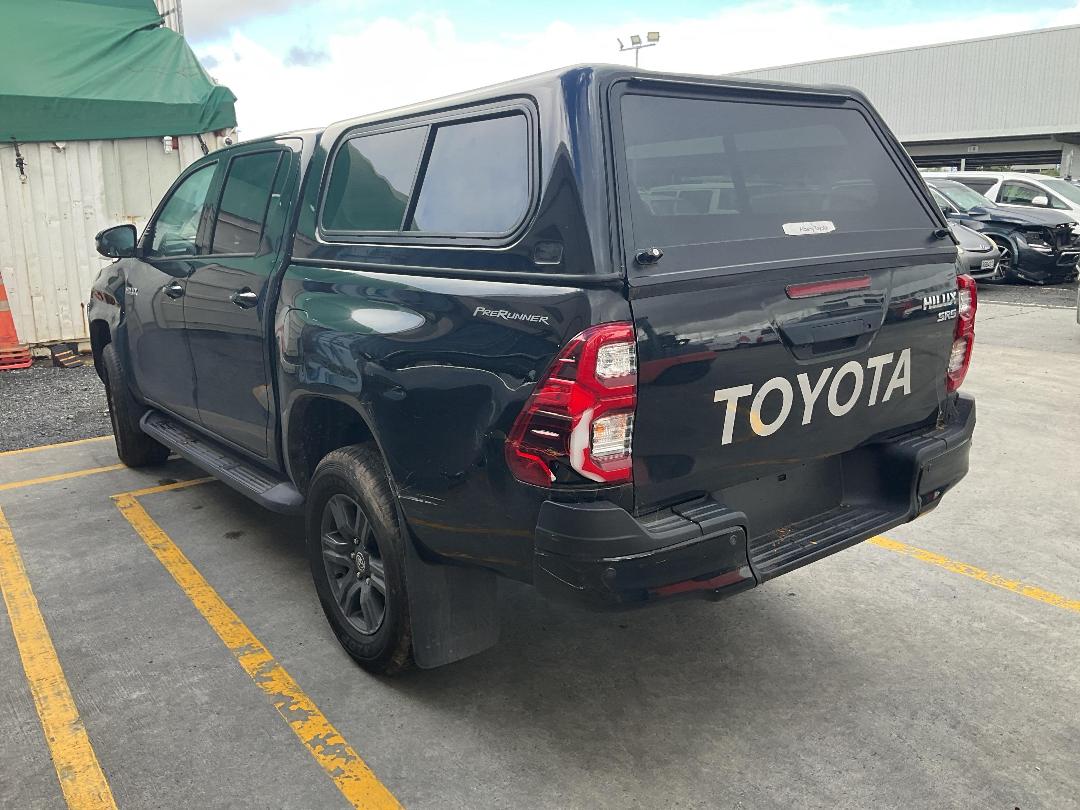 Photo '4' of Toyota Hilux SR5 TD DC Photo '4' of Toyota Hilux SR5 TD DC