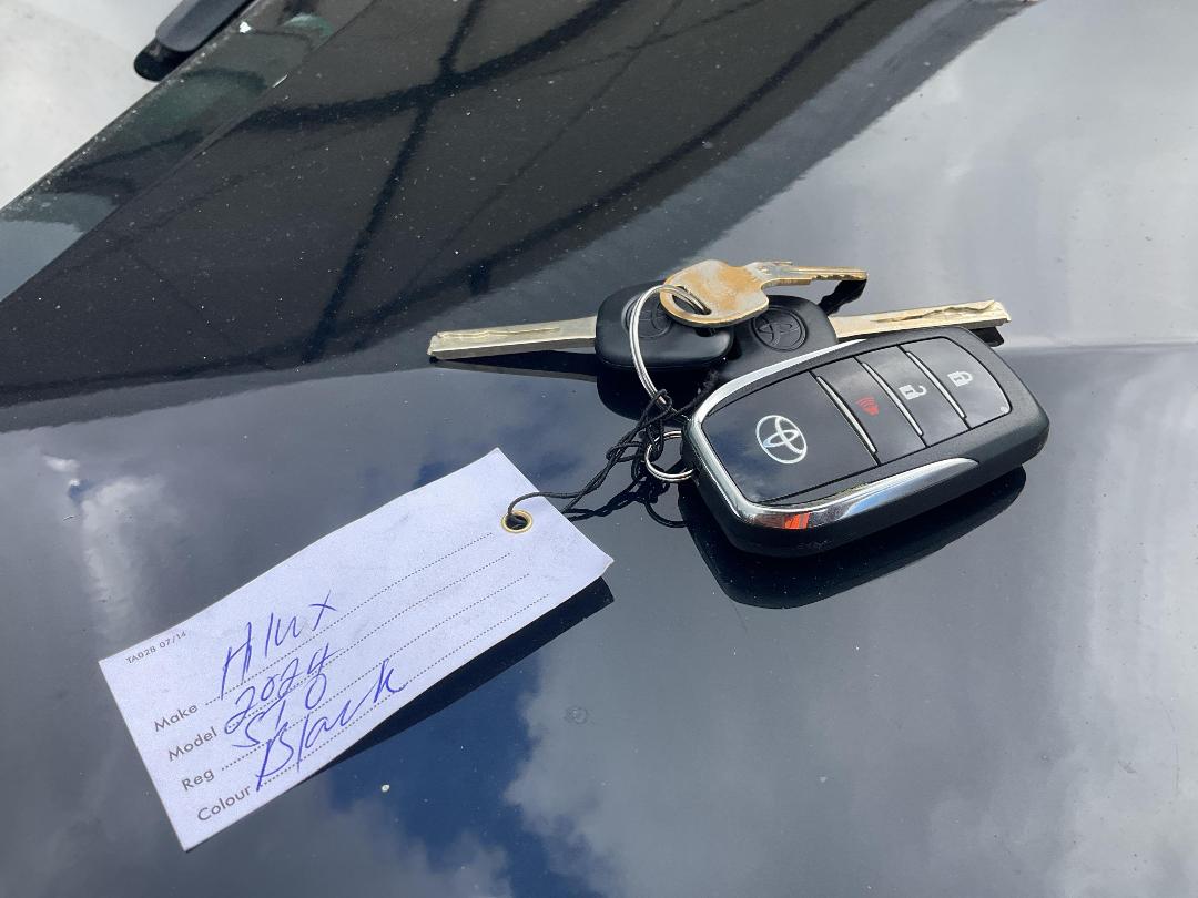 Photo '9' of Toyota Hilux SR5 TD DC Photo '9' of Toyota Hilux SR5 TD DC