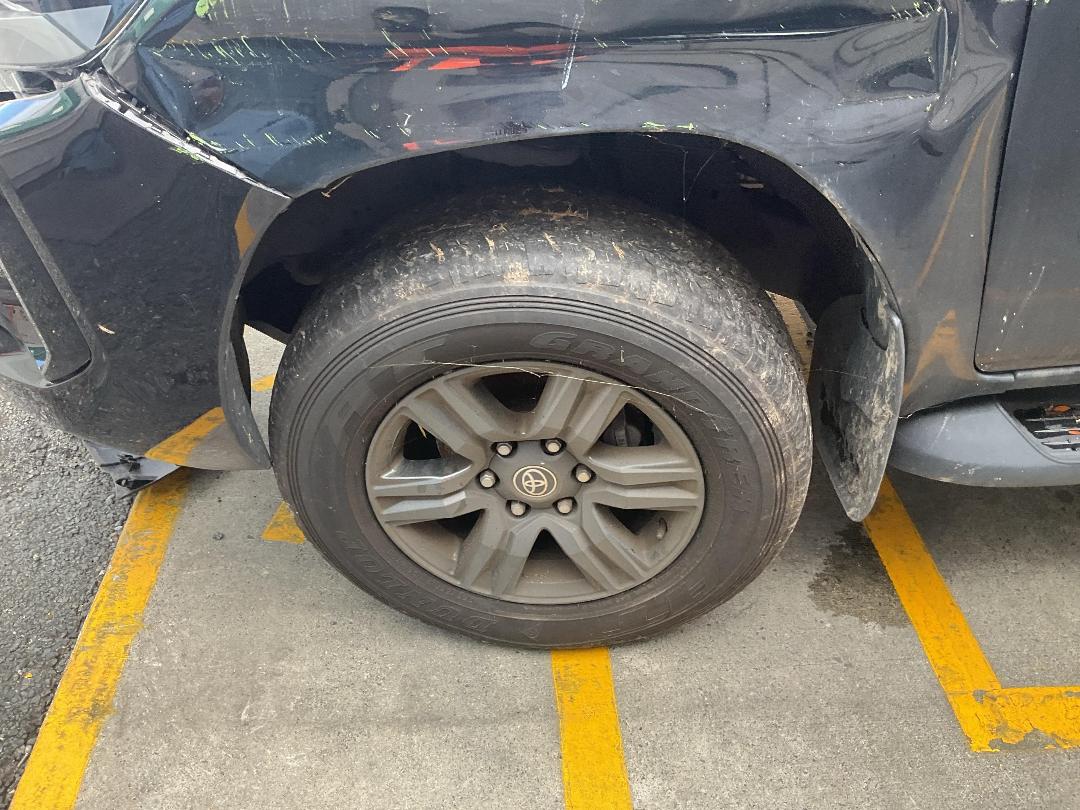 Photo '13' of Toyota Hilux SR5 TD DC Photo '13' of Toyota Hilux SR5 TD DC