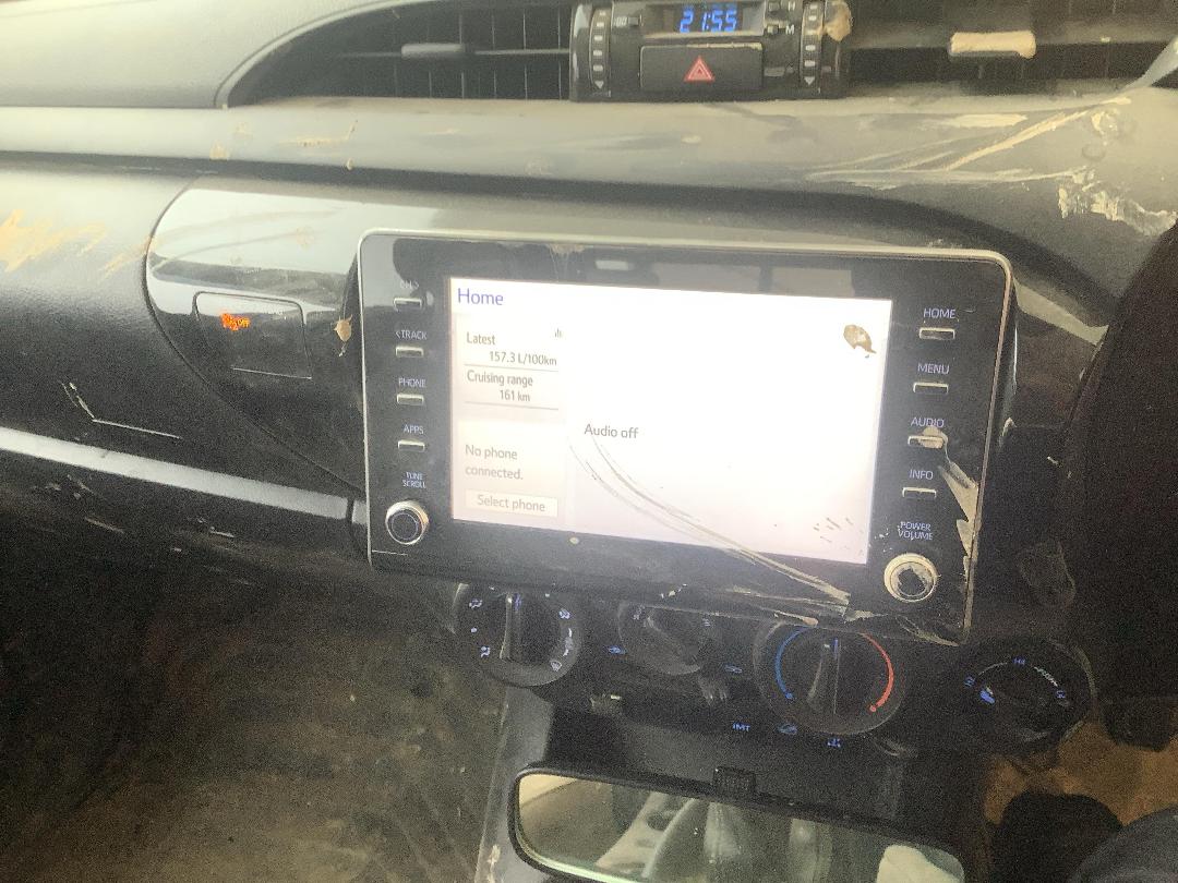 Photo '18' of Toyota Hilux SR TD DC/CC Photo '18' of Toyota Hilux SR TD DC/CC