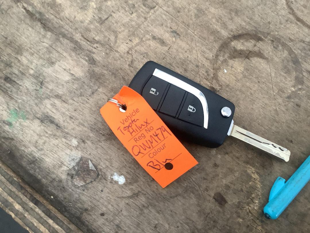 Photo '22' of Toyota Hilux SR TD DC/CC Photo '22' of Toyota Hilux SR TD DC/CC