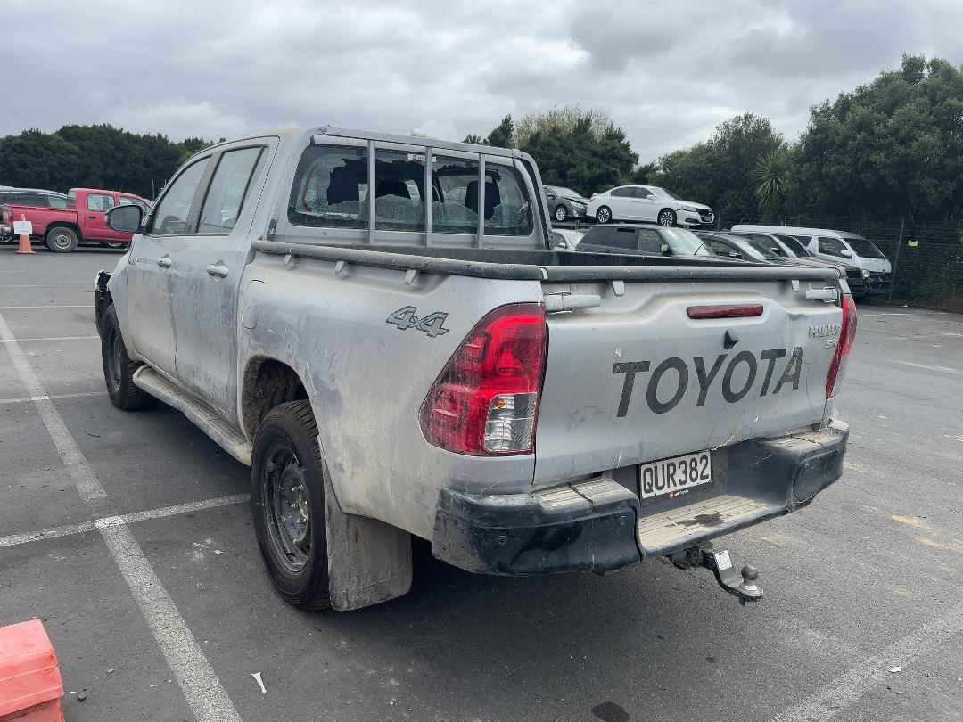 Photo '4' of Toyota Hilux SR TD DC