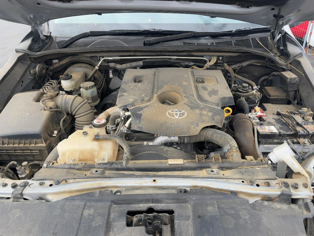 Photo '10' of Toyota Hilux SR TD DC