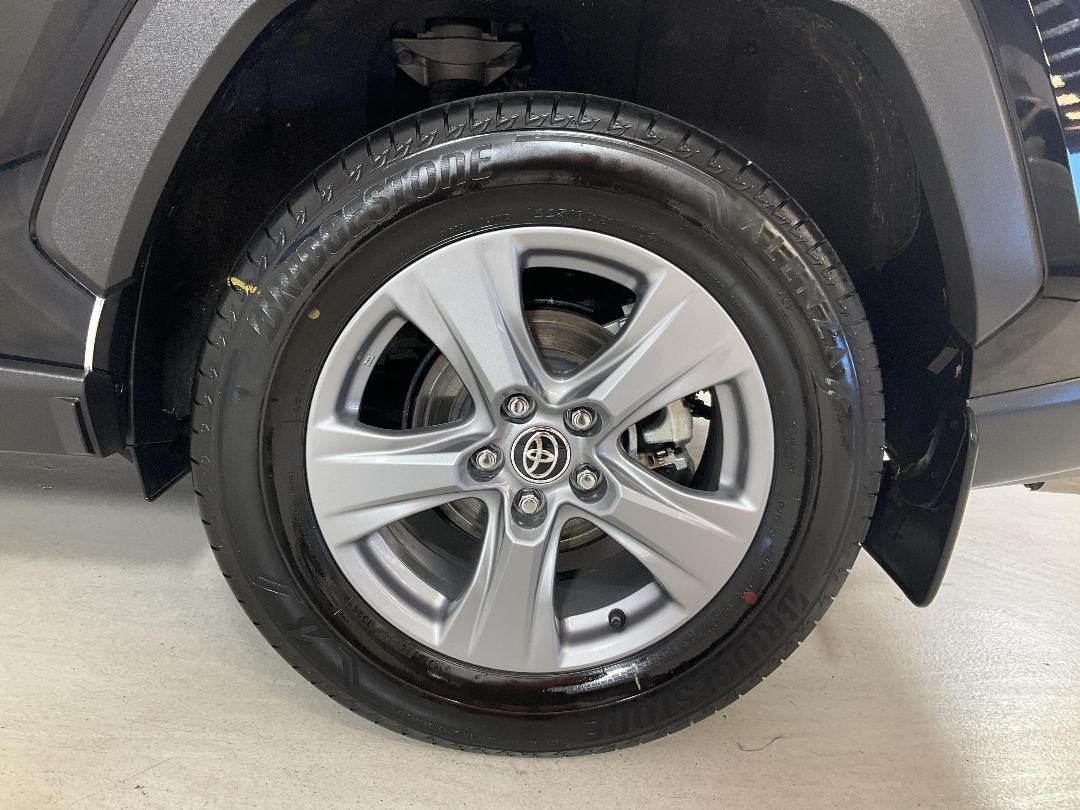 Photo '11' of Toyota Rav4