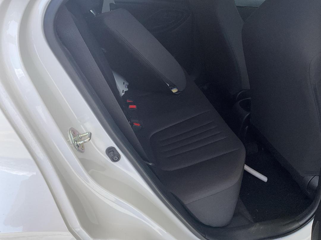 Photo '6' of Toyota Yaris Cross