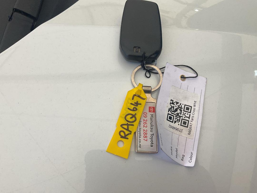 Photo '13' of Toyota Yaris Cross