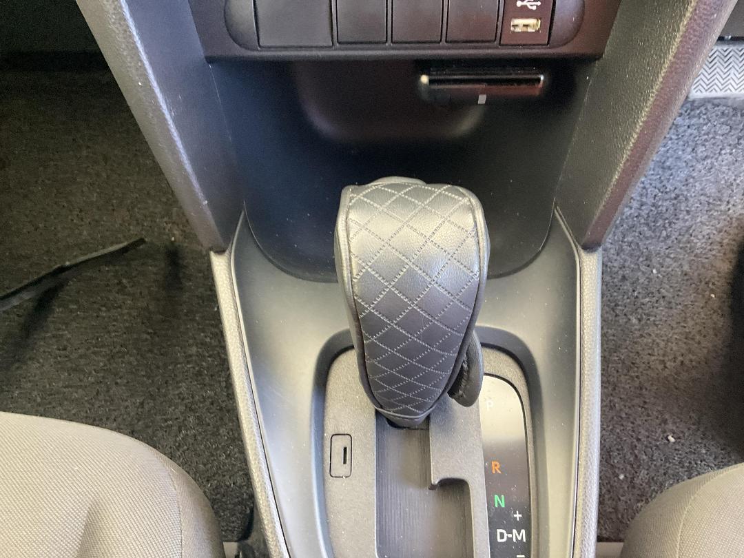 Photo '12' of Toyota Yaris Cross