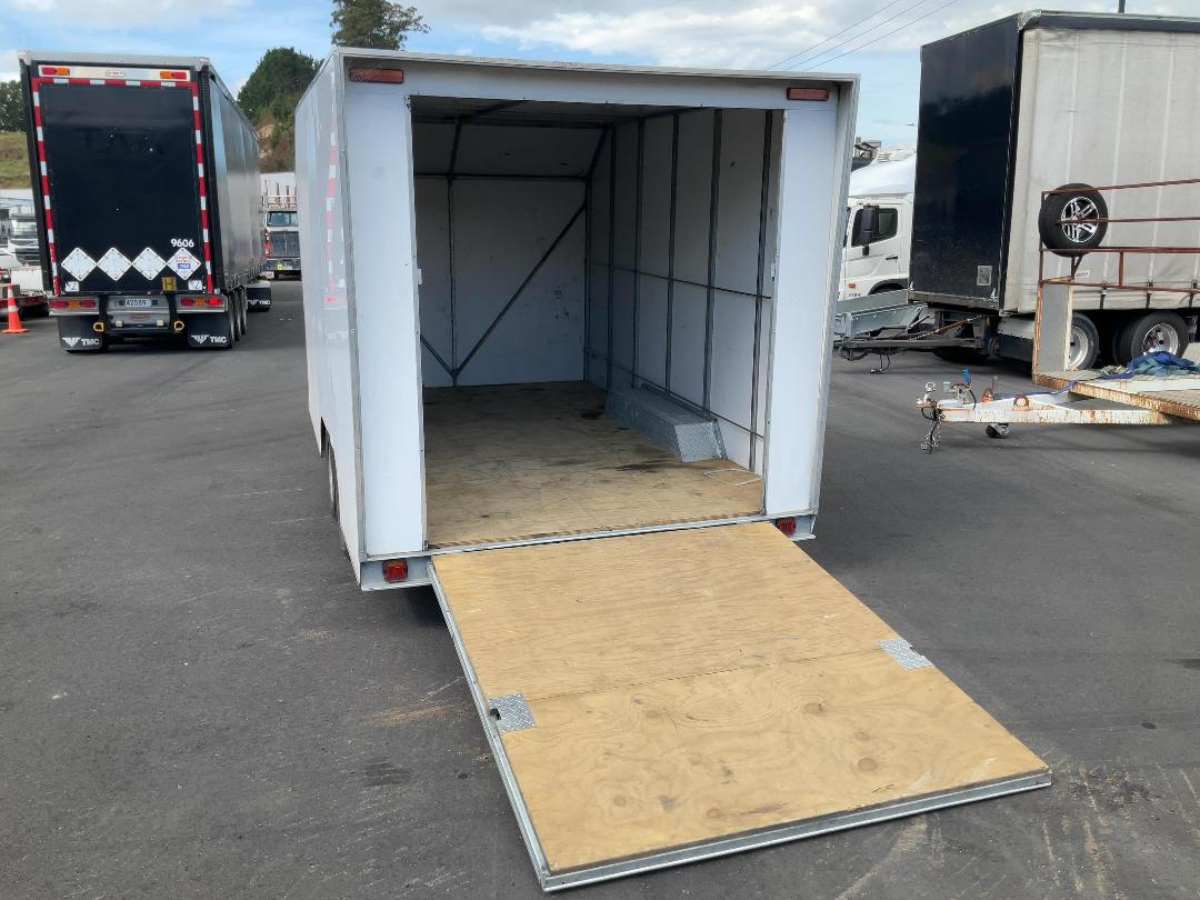 Photo '15' of TRAILER FINELINE BOX BODY Box Body - Tandem Photo '15' of TRAILER FINELINE BOX BODY Box Body - Tandem