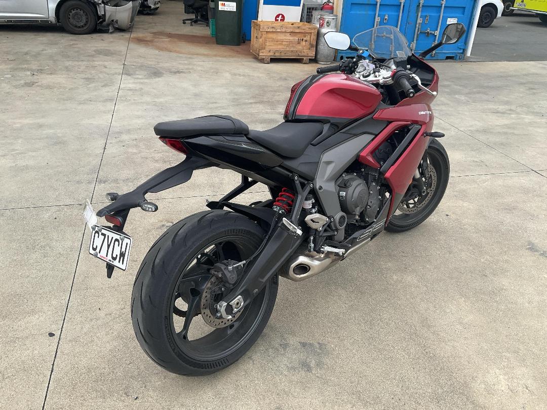 Photo '4' of Triumph DAYTONA 660 LAMS LJ2