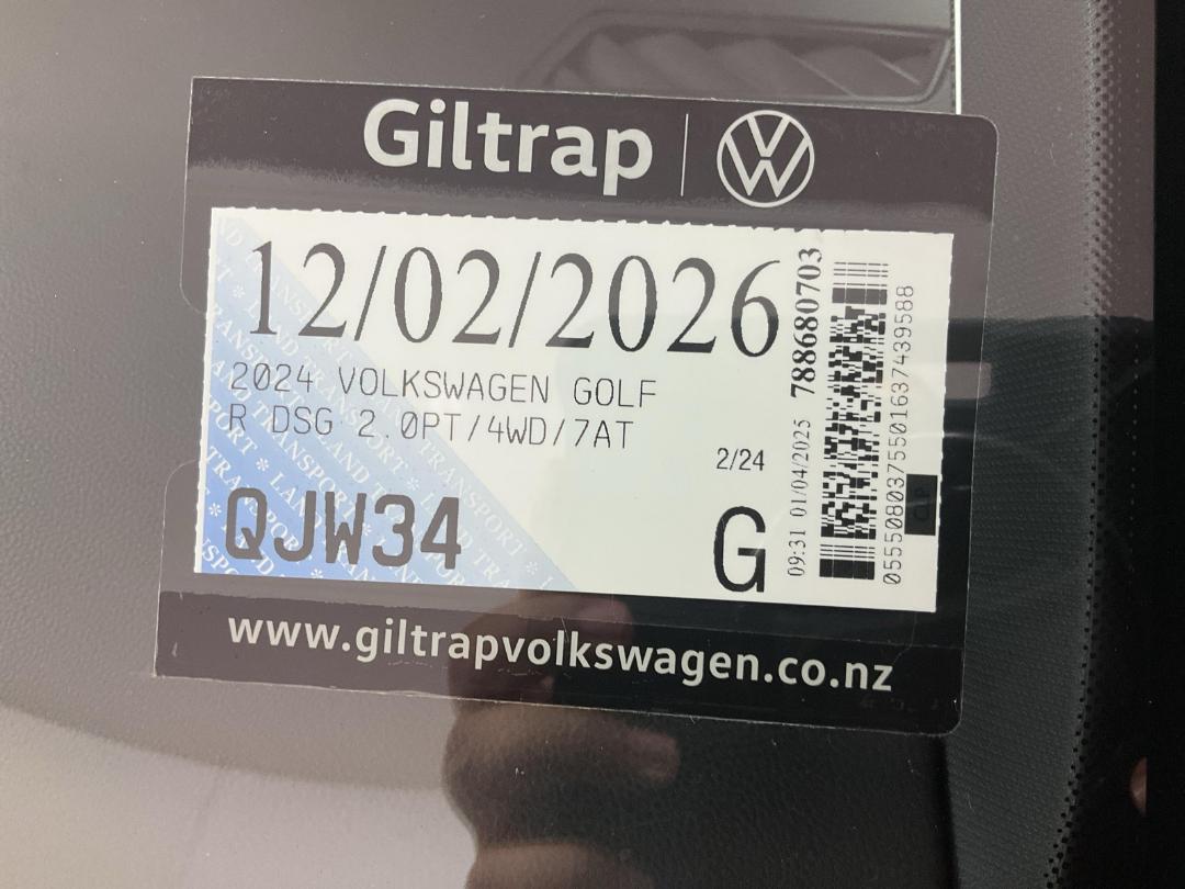 Photo '24' of Volkswagen Golf Photo '24' of Volkswagen Golf