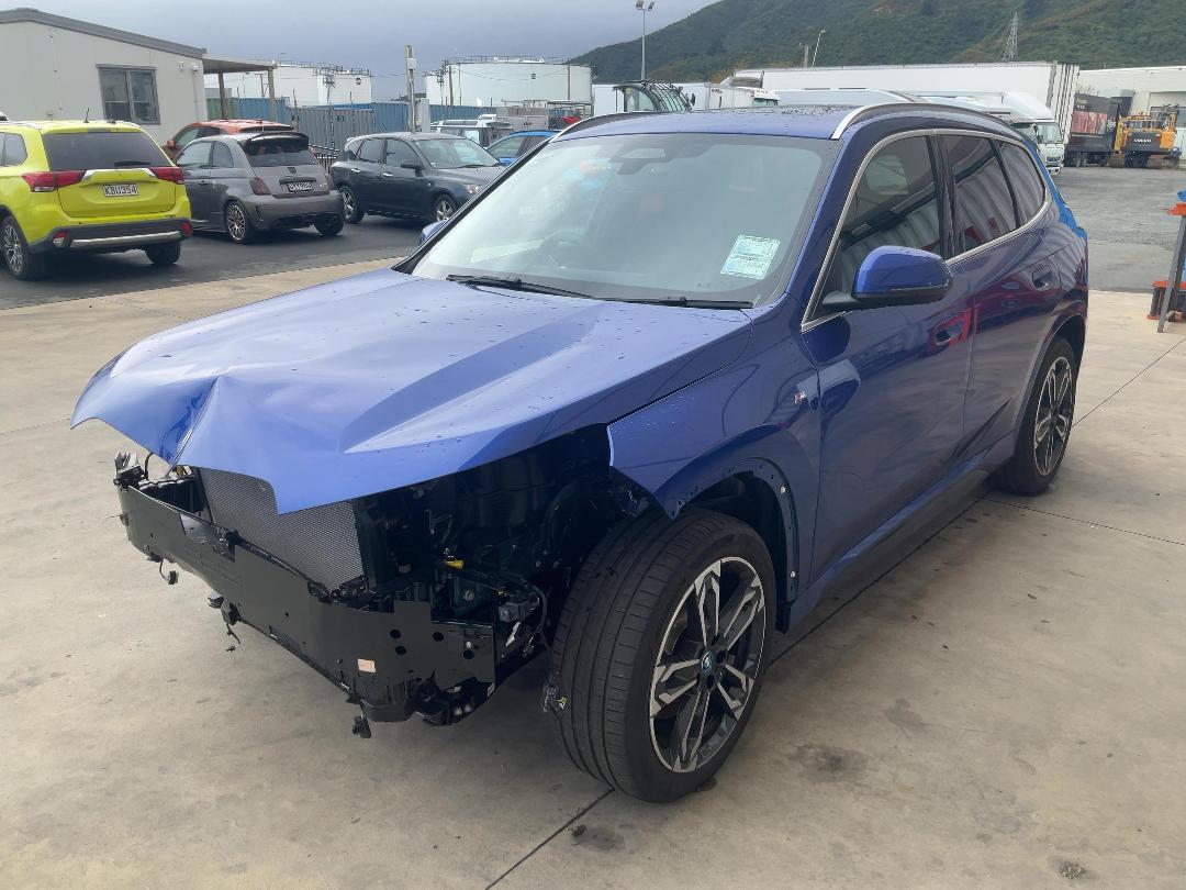 Photo '4' of BMW X1 IX1 Xdrive30