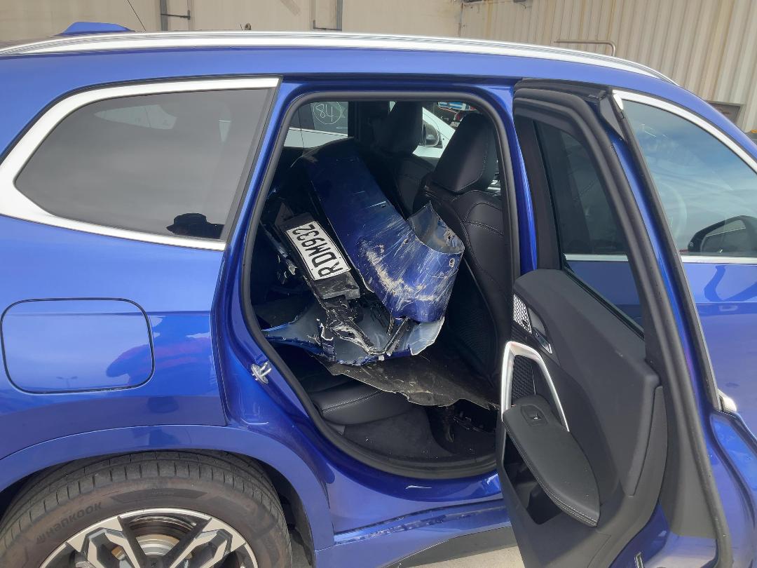 Photo '8' of BMW X1 IX1 Xdrive30