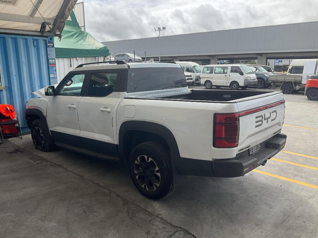 Photo '10' of BYD Shark 6 Premium Phev AWD UTE