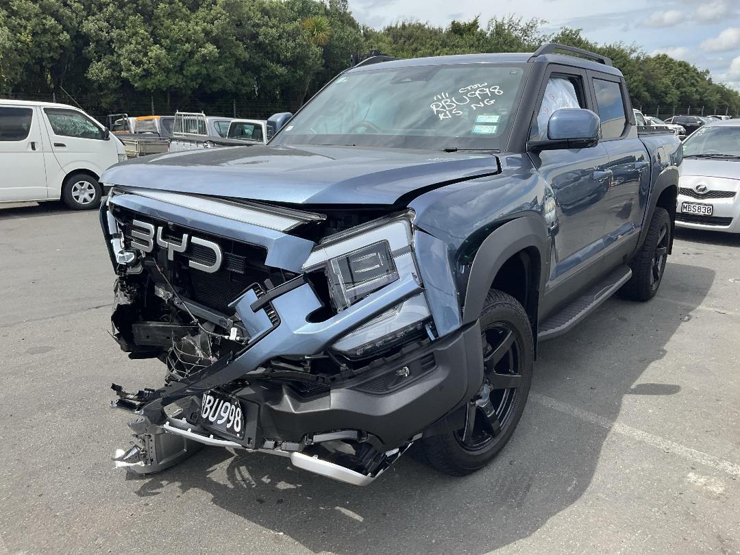 Photo '2' of BYD Shark 6 Premium 1.5T Phev AW