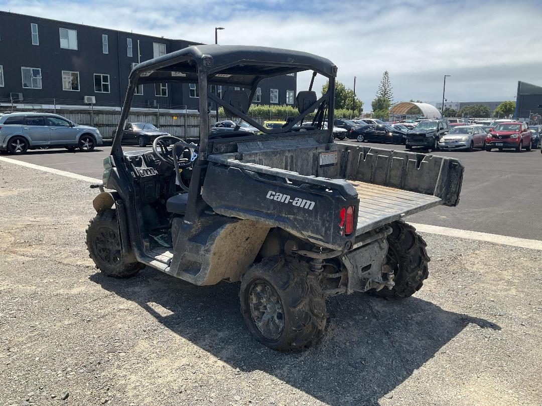 Photo '5' of Can-Am Defender HD7